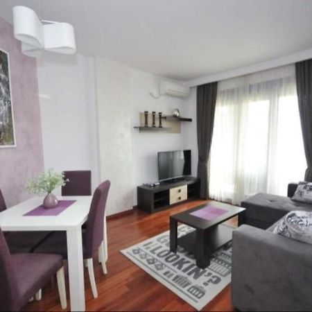 Seaside Apartments Petrovac Luaran gambar