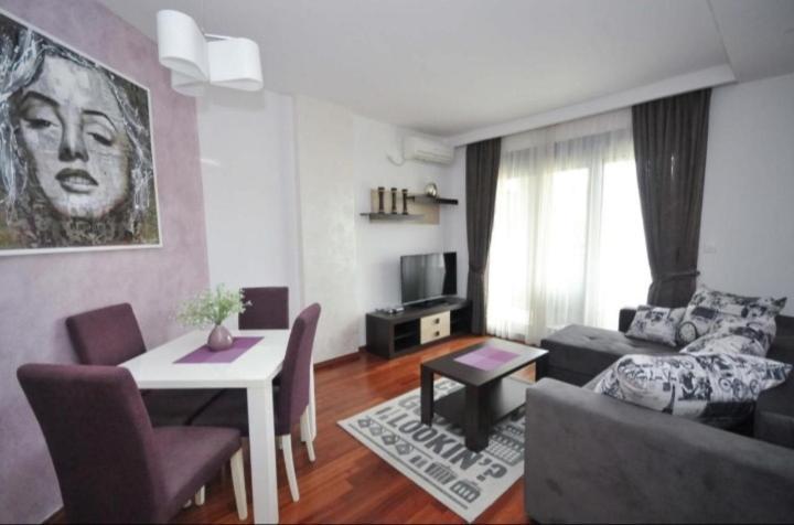 Seaside Apartments Petrovac Luaran gambar