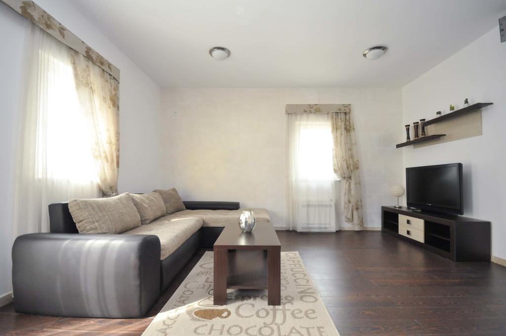 Seaside Apartments Petrovac Luaran gambar