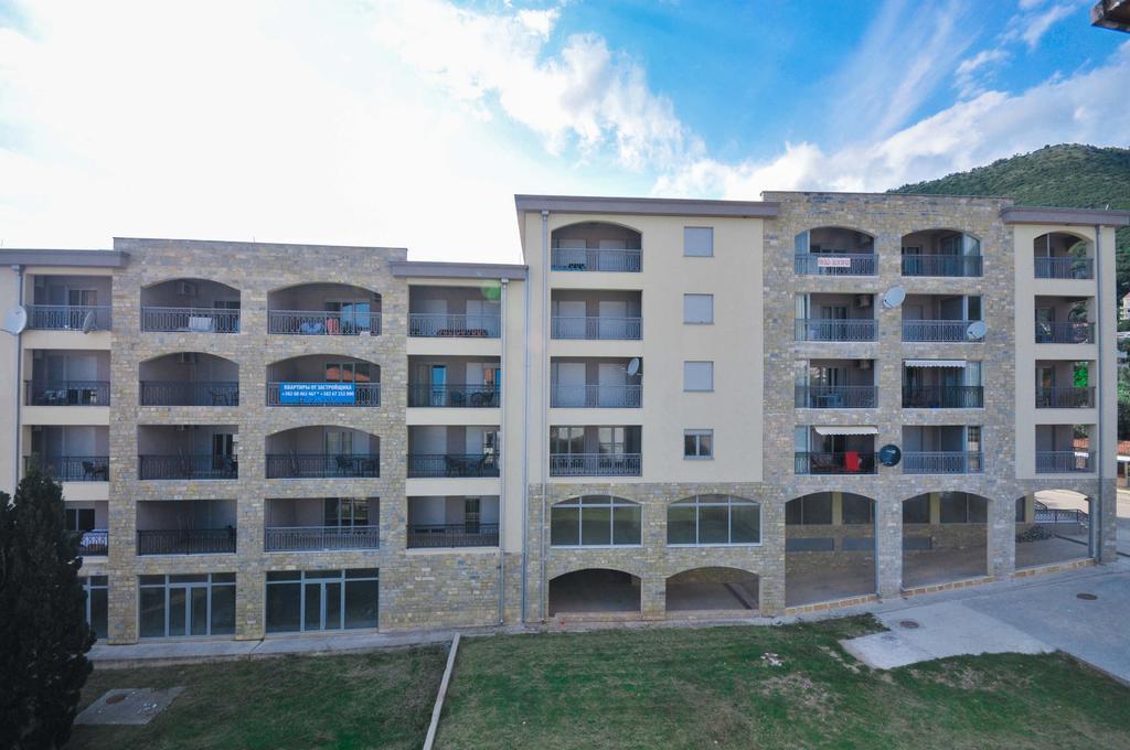 Seaside Apartments Petrovac Luaran gambar