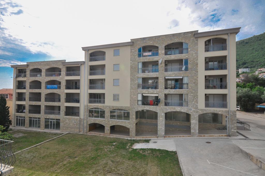 Seaside Apartments Petrovac Luaran gambar