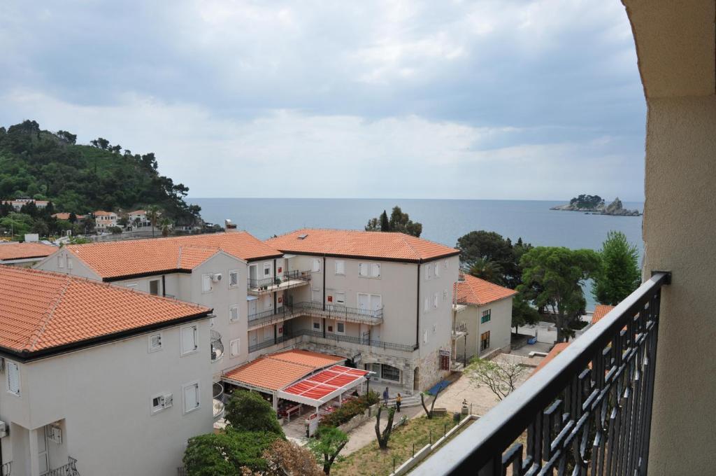 Seaside Apartments Petrovac Luaran gambar