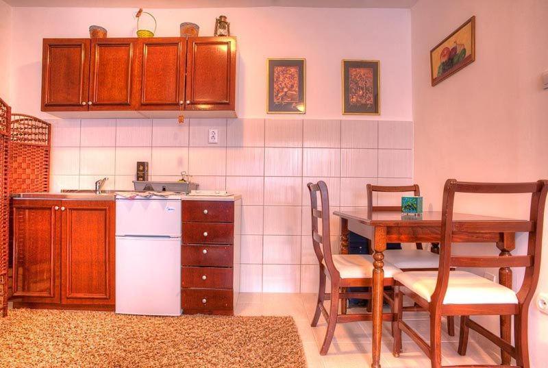 Seaside Apartments Petrovac Bilik gambar